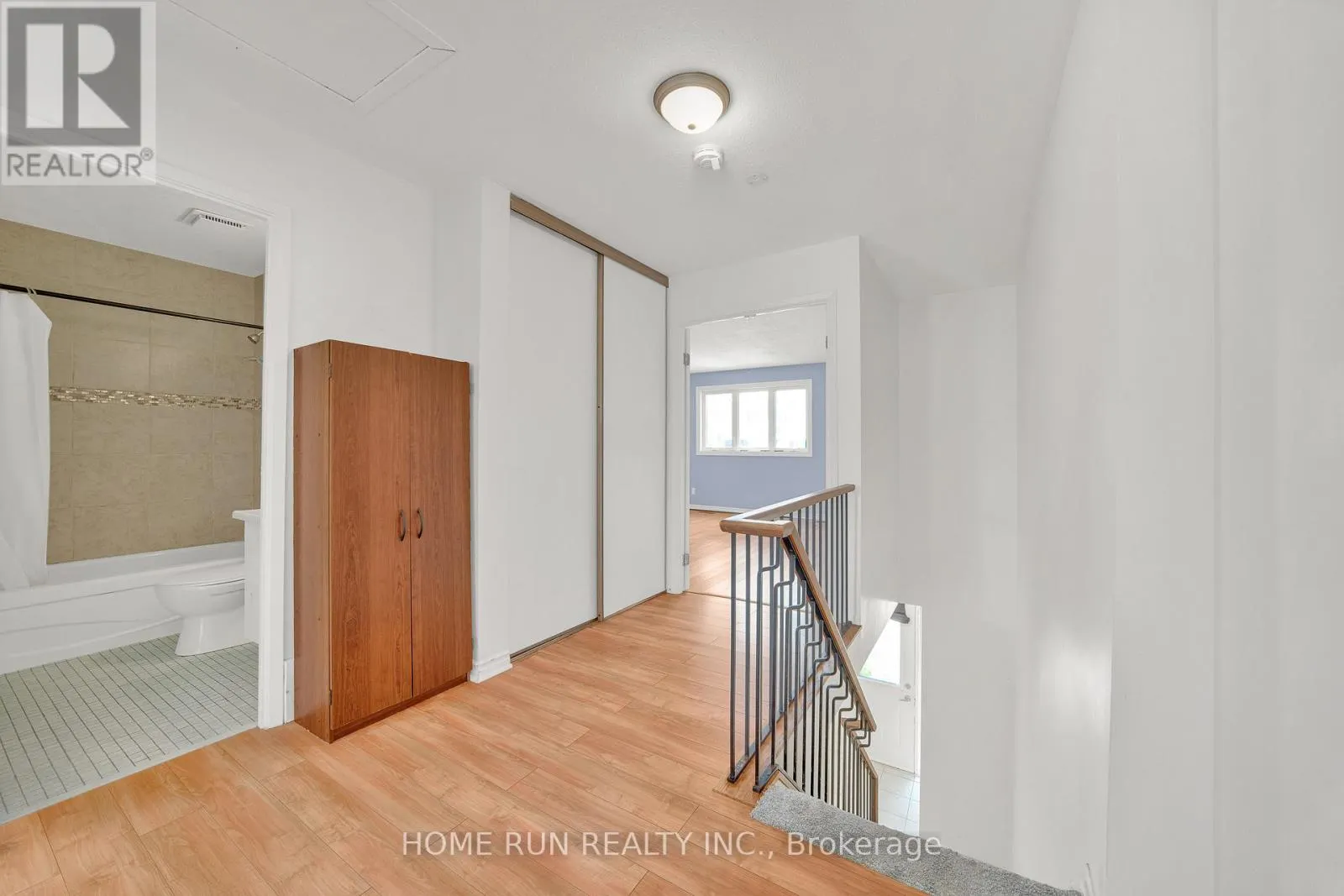2555 HUNTERS POINT CRESCENT