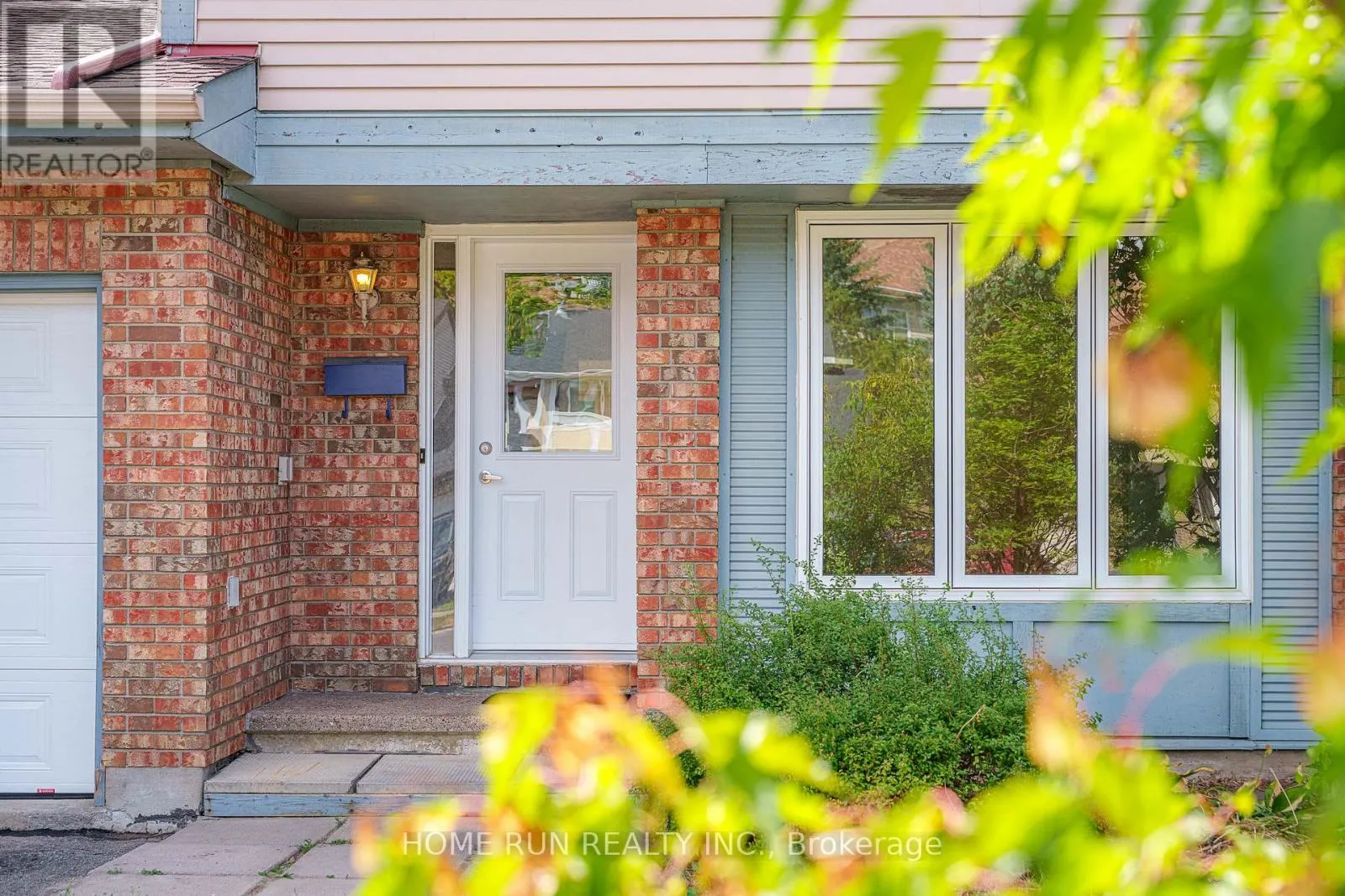 2555 HUNTERS POINT CRESCENT