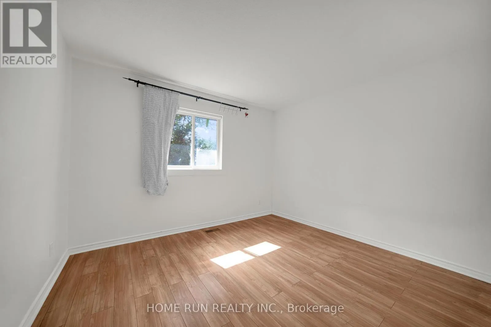 2555 HUNTERS POINT CRESCENT