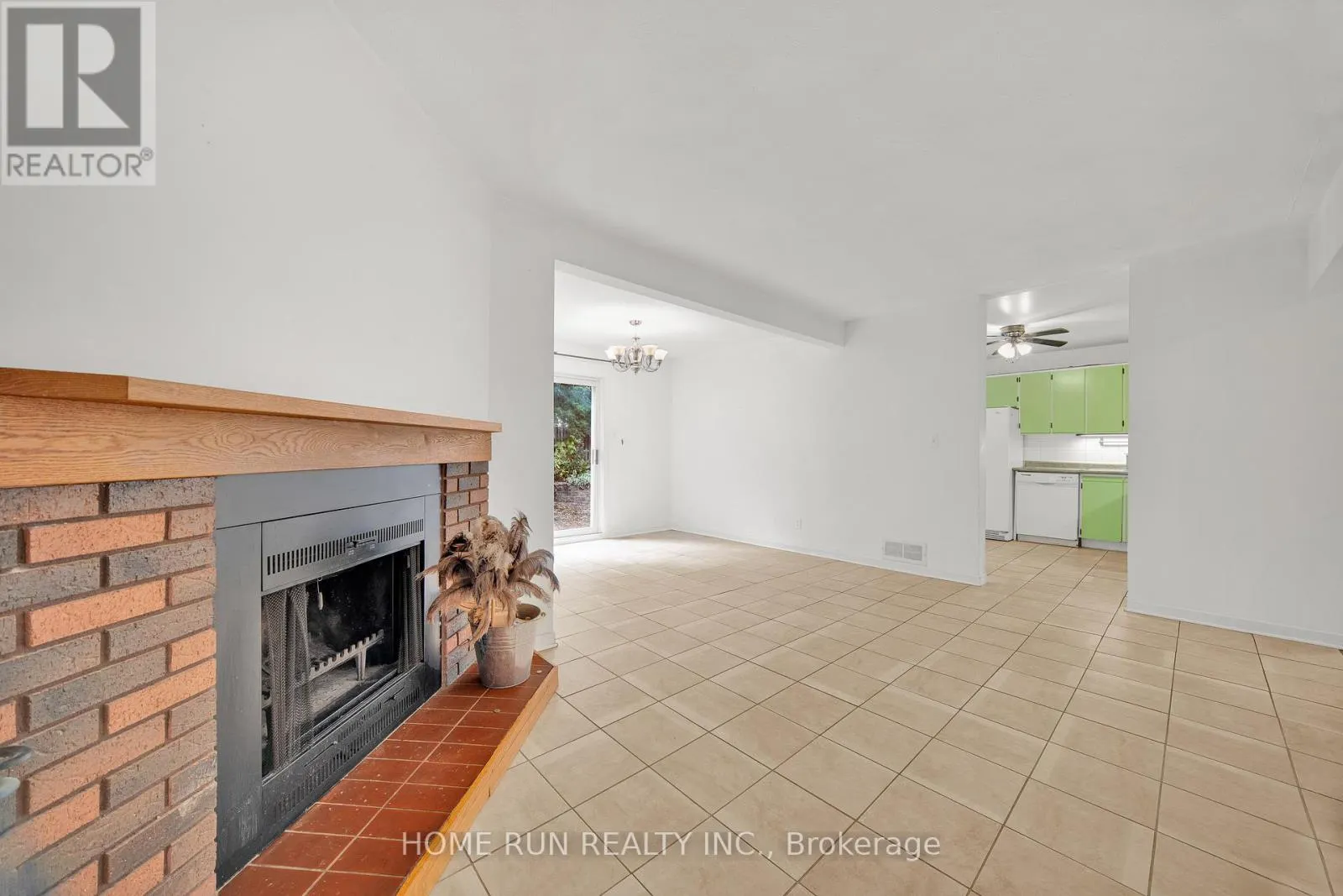 2555 HUNTERS POINT CRESCENT