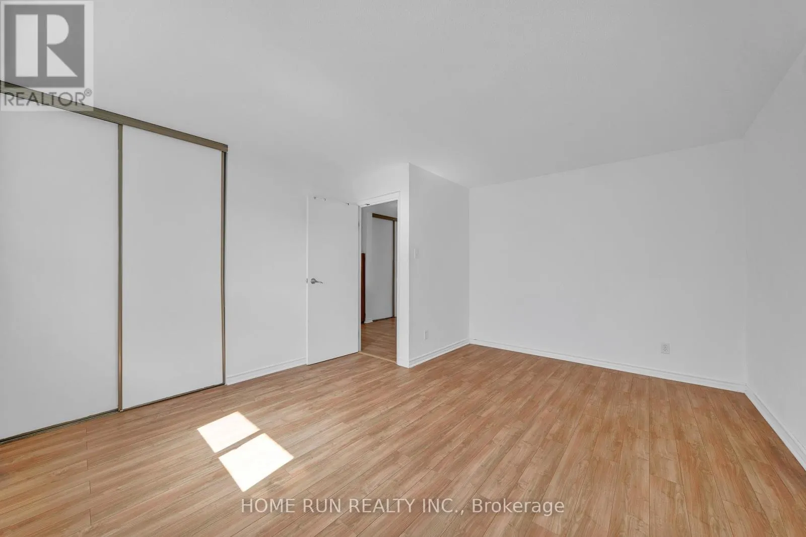 2555 HUNTERS POINT CRESCENT