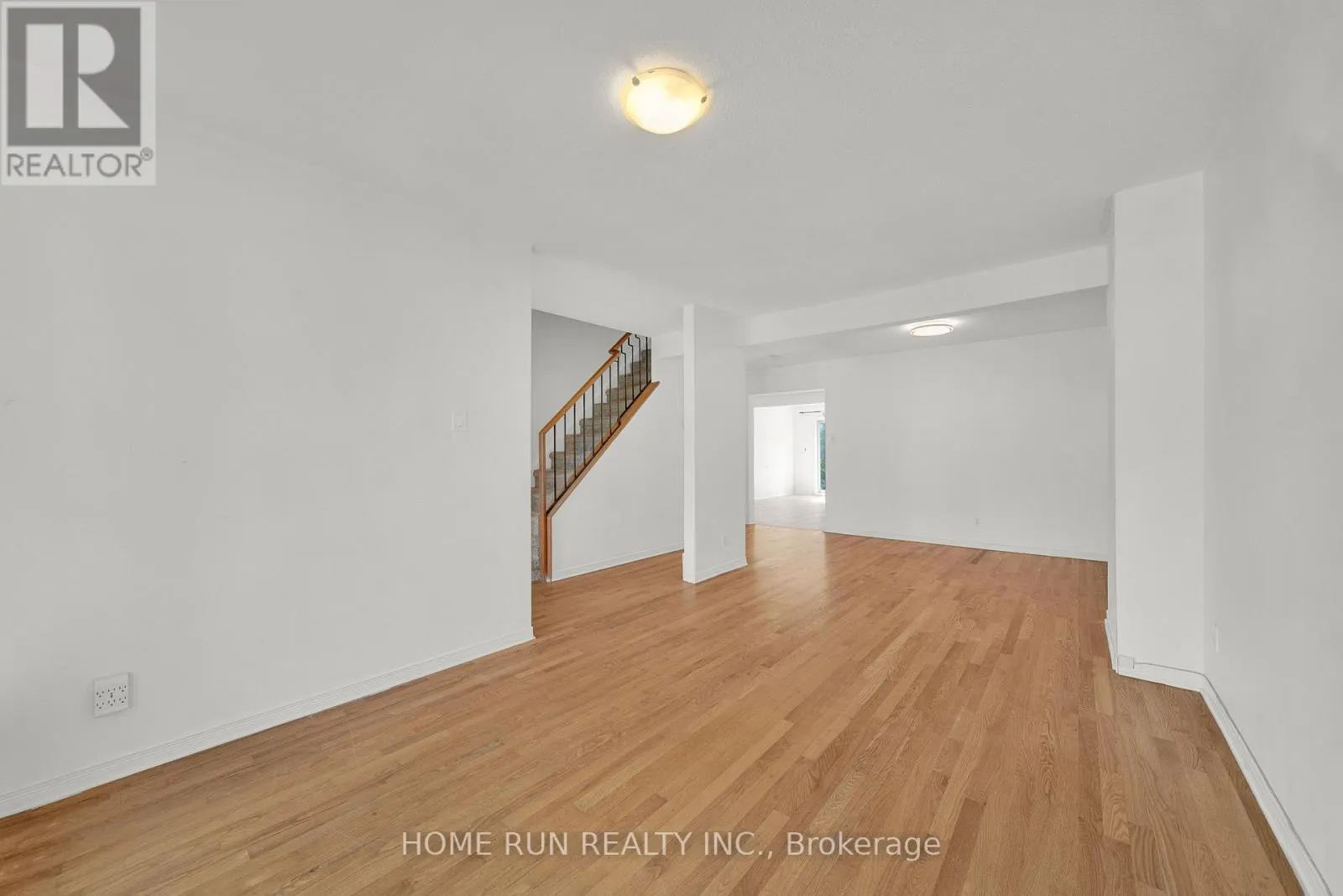 2555 HUNTERS POINT CRESCENT