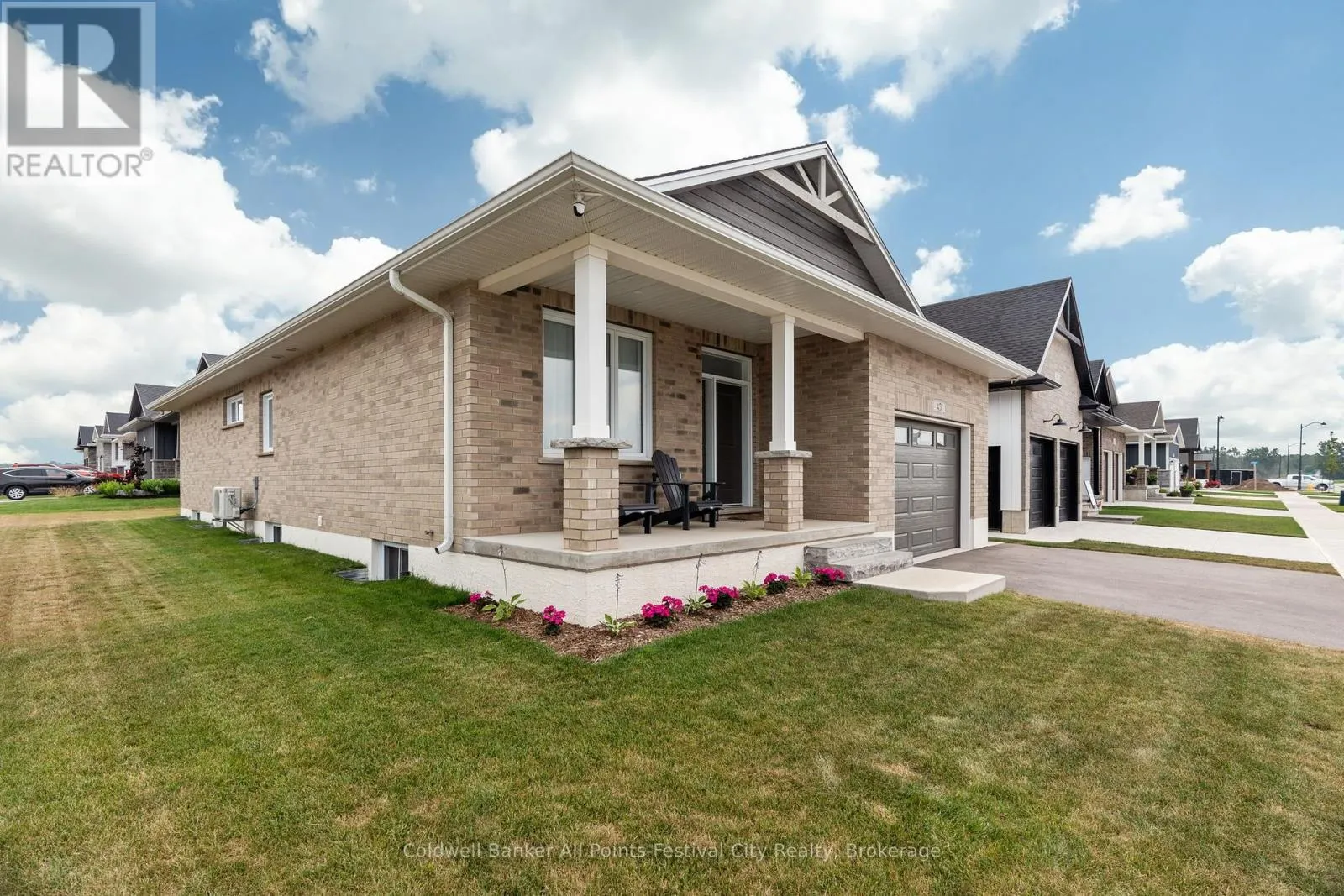 451 WOODRIDGE DRIVE