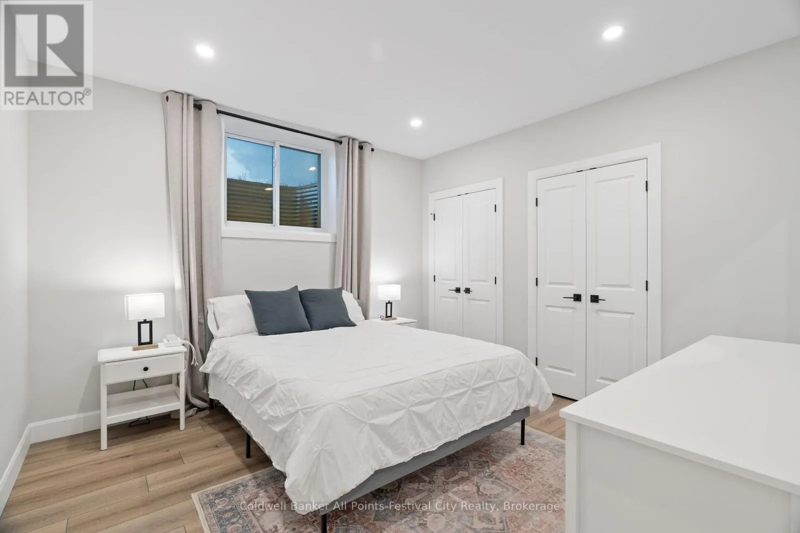 451 WOODRIDGE DRIVE