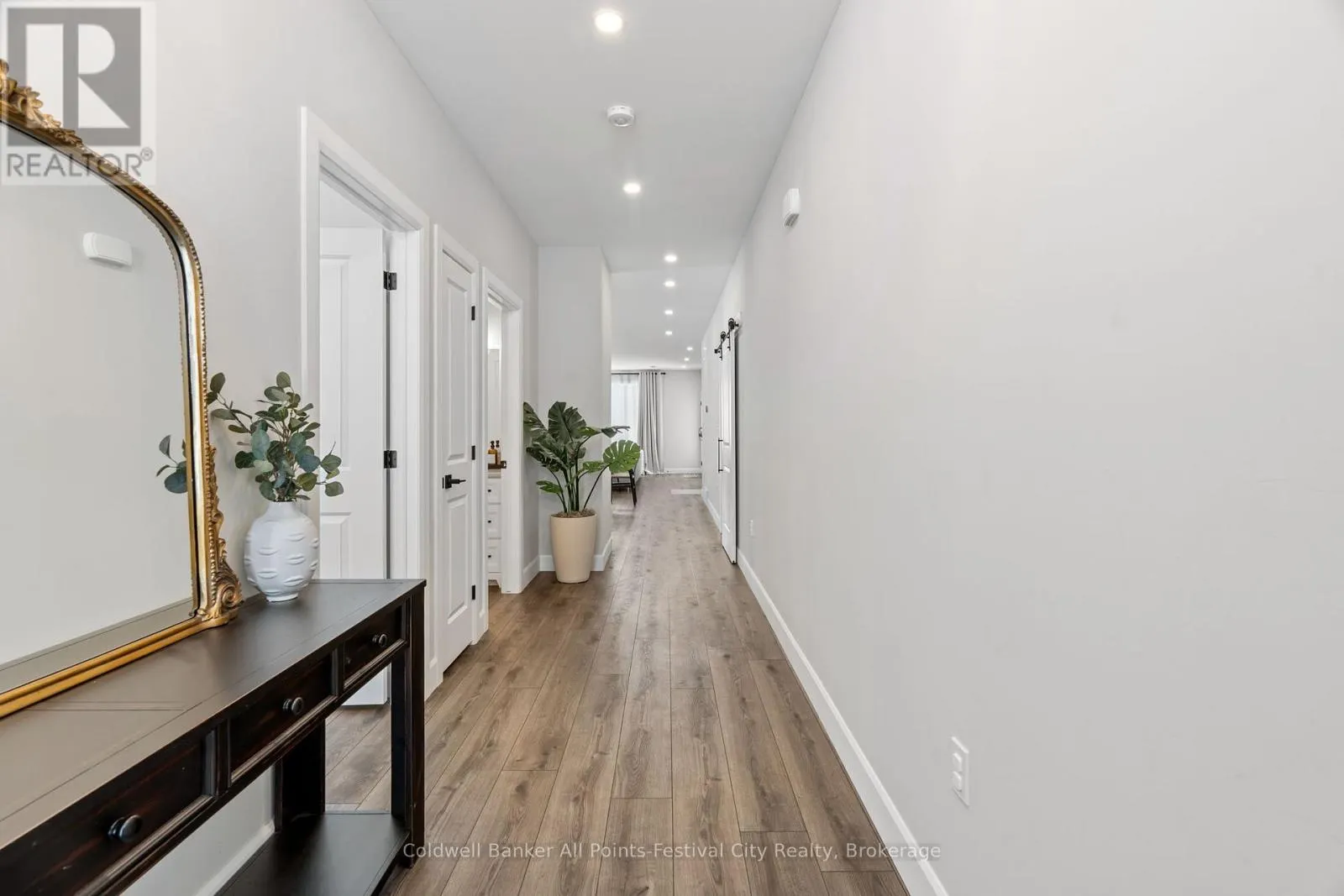451 WOODRIDGE DRIVE