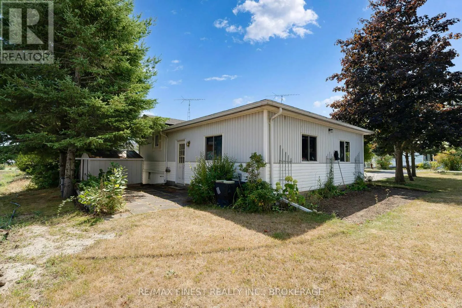 19 MAPLE DRIVE