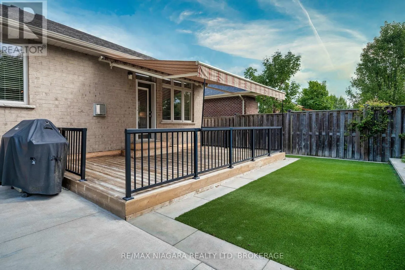 27 HICKORY AVENUE