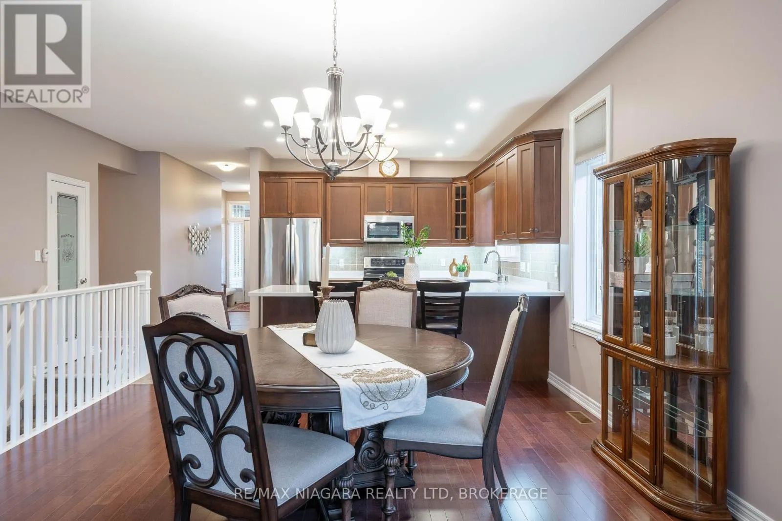 27 HICKORY AVENUE