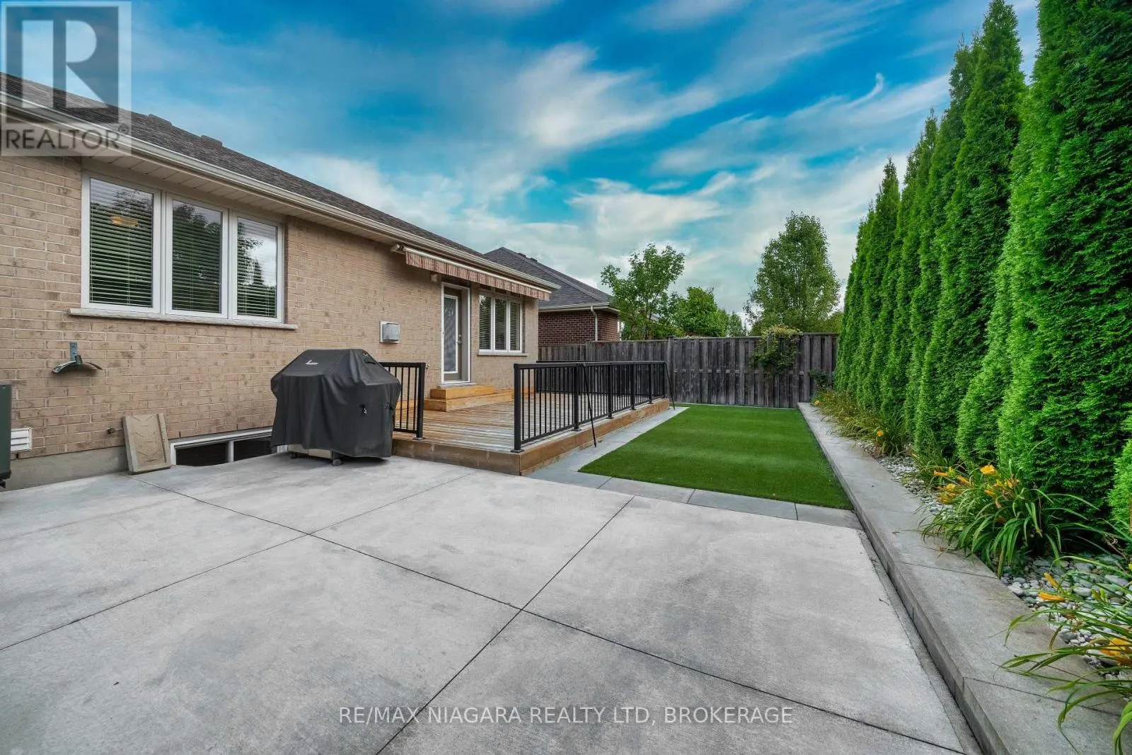 27 HICKORY AVENUE