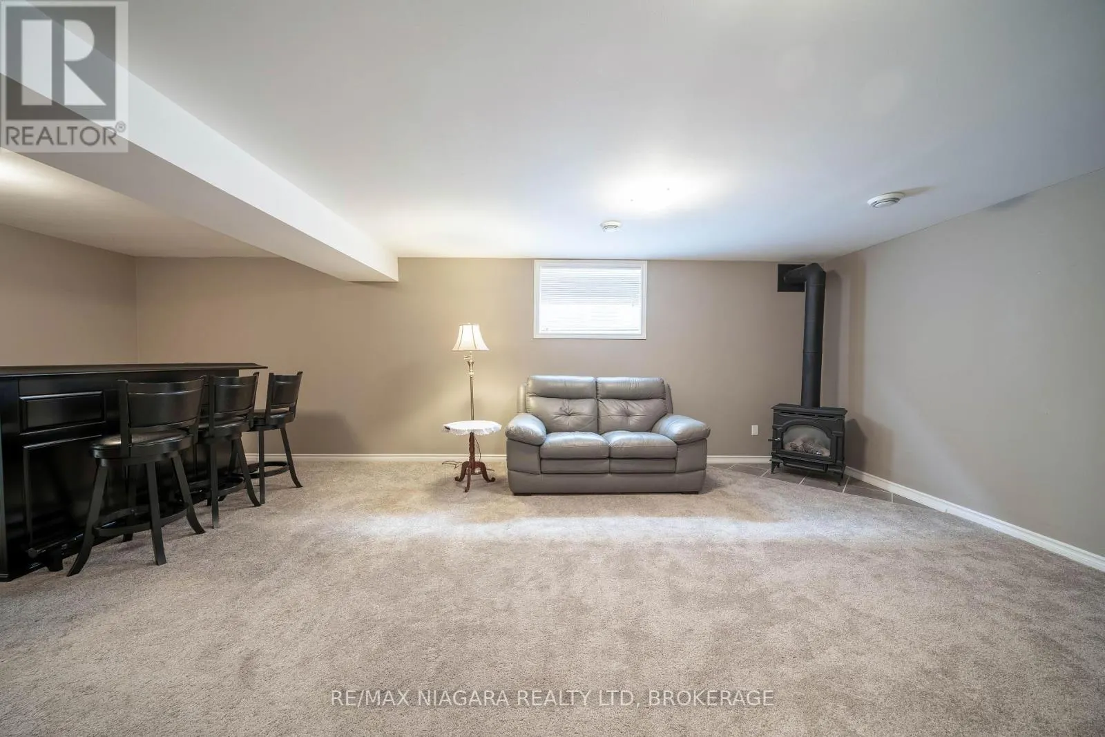 27 HICKORY AVENUE