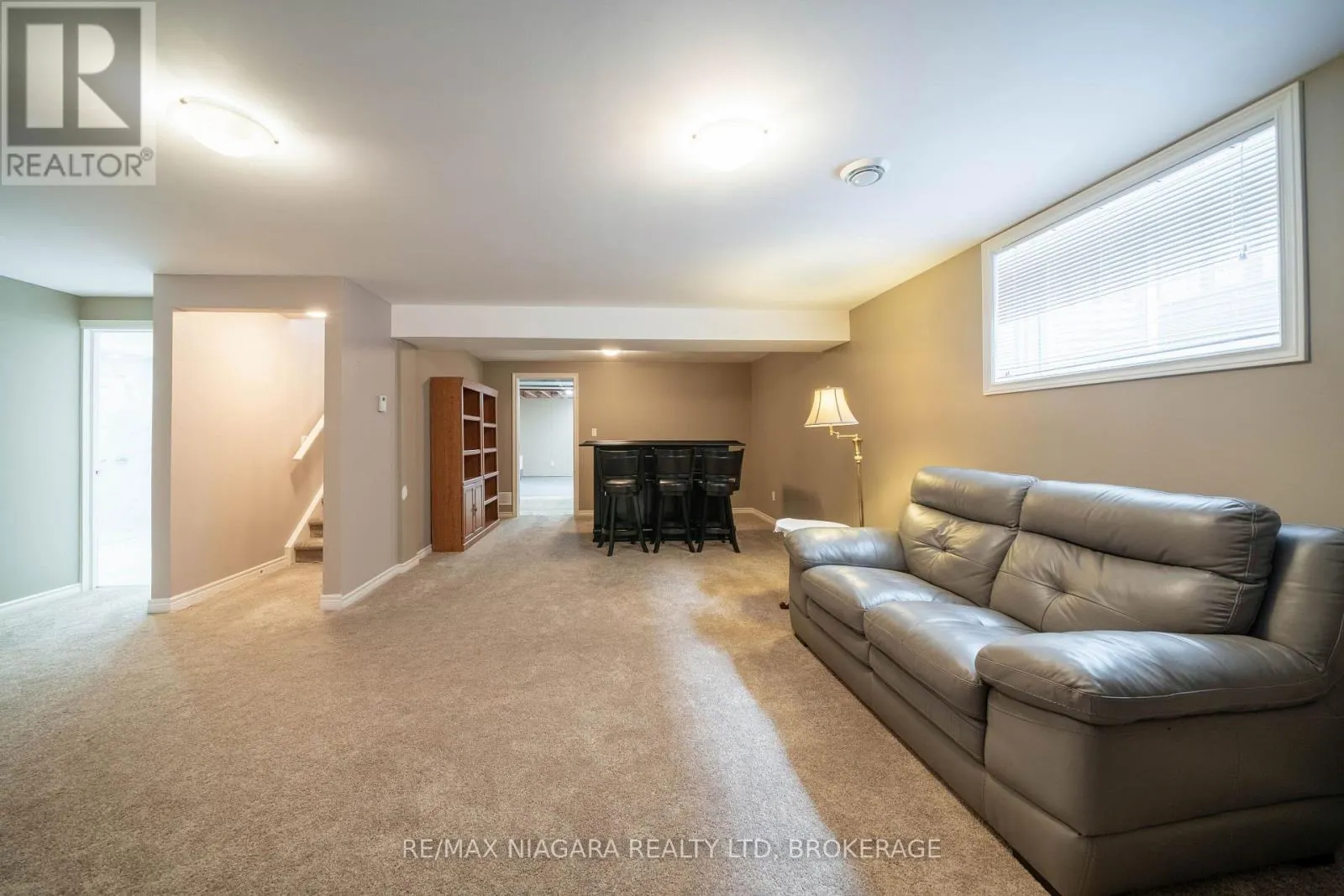 27 HICKORY AVENUE