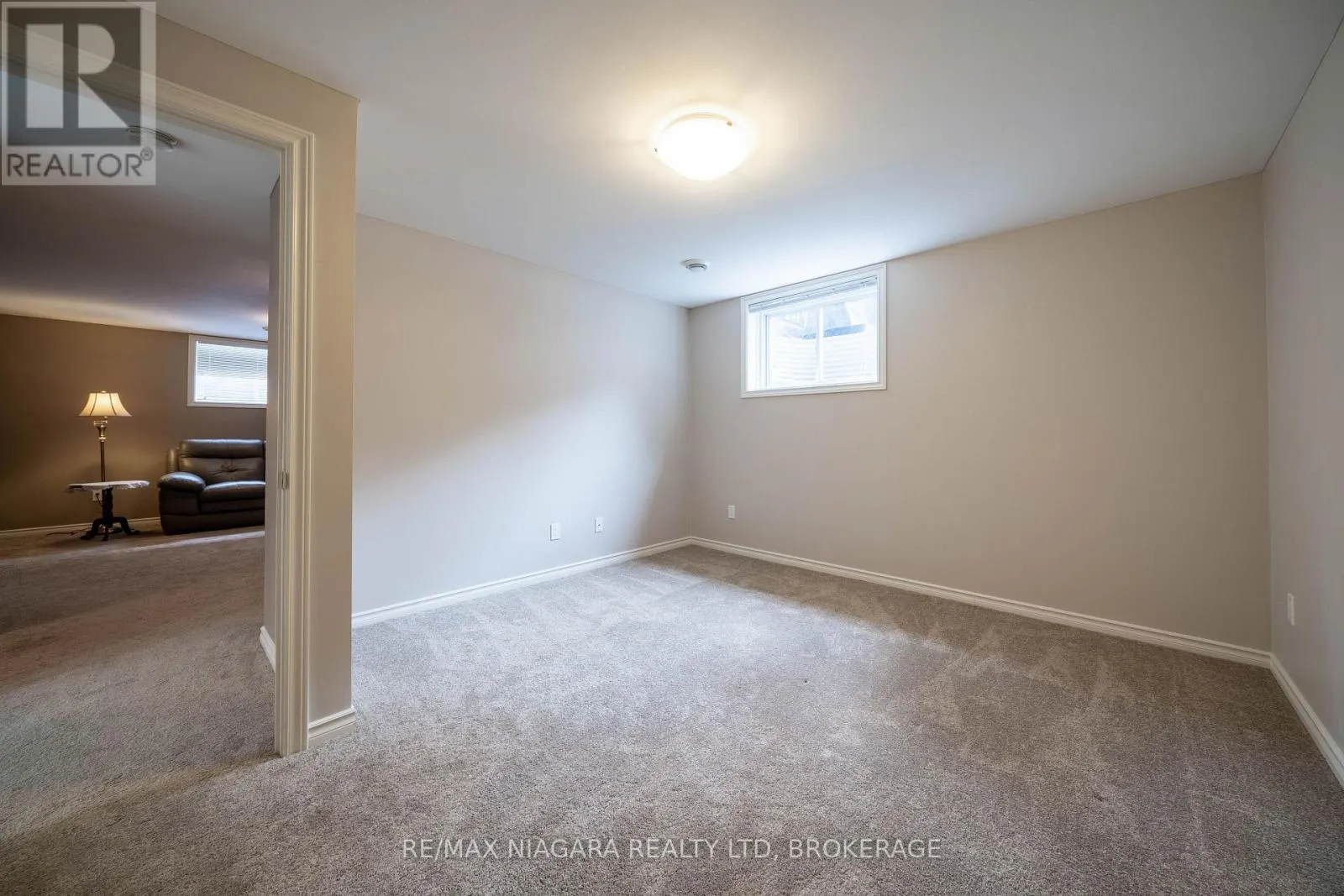 27 HICKORY AVENUE