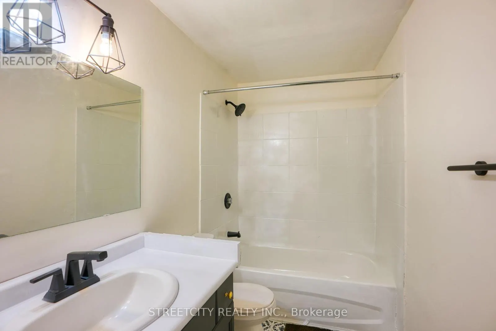 25 - 45 GATEWOOD PLACE, #25