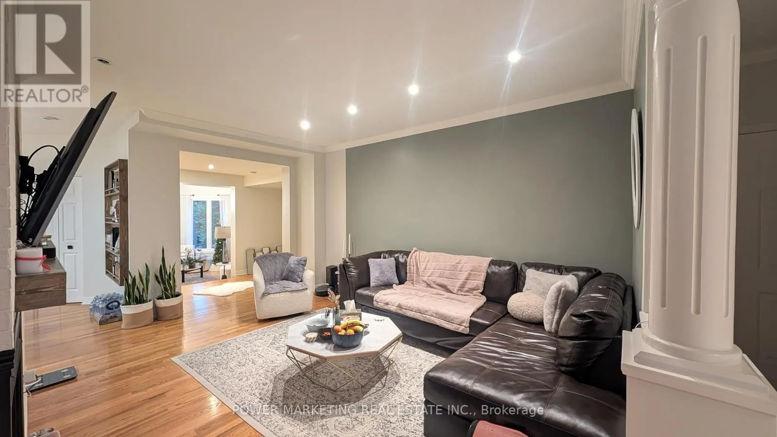 6 HOPETOWN STREET