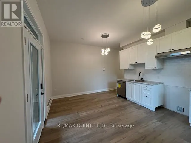 2 - 22 MCGILL STREET, #2