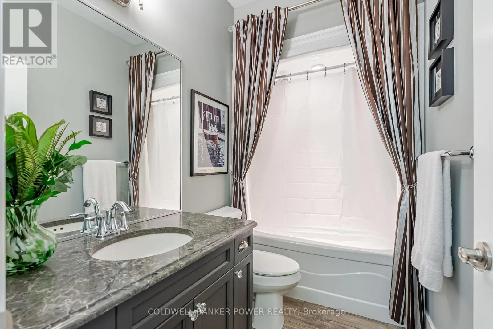 18 - 2081 WALLINGFORD AVENUE, #18