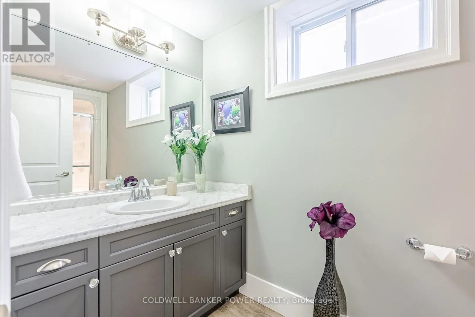 18 - 2081 WALLINGFORD AVENUE, #18