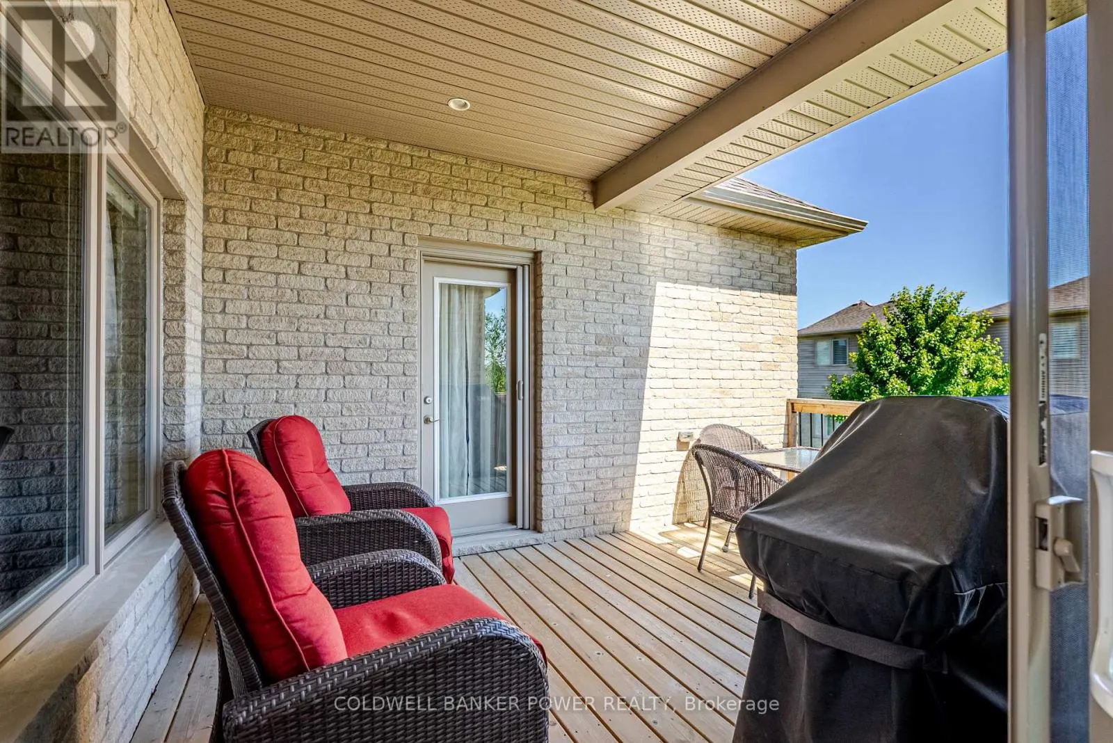18 - 2081 WALLINGFORD AVENUE, #18