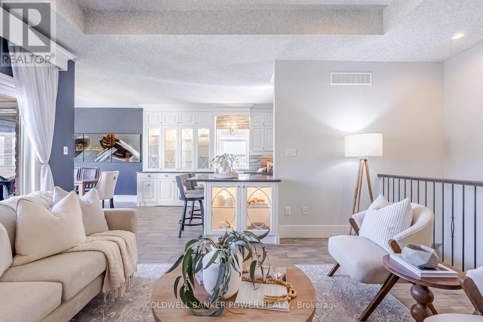 18 - 2081 WALLINGFORD AVENUE, #18