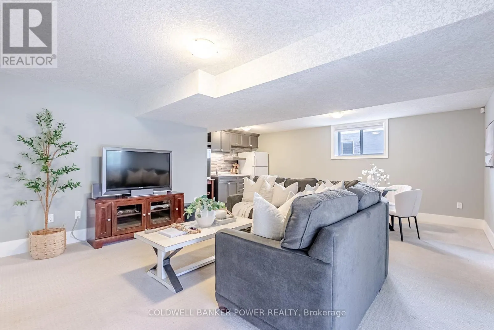 18 - 2081 WALLINGFORD AVENUE, #18