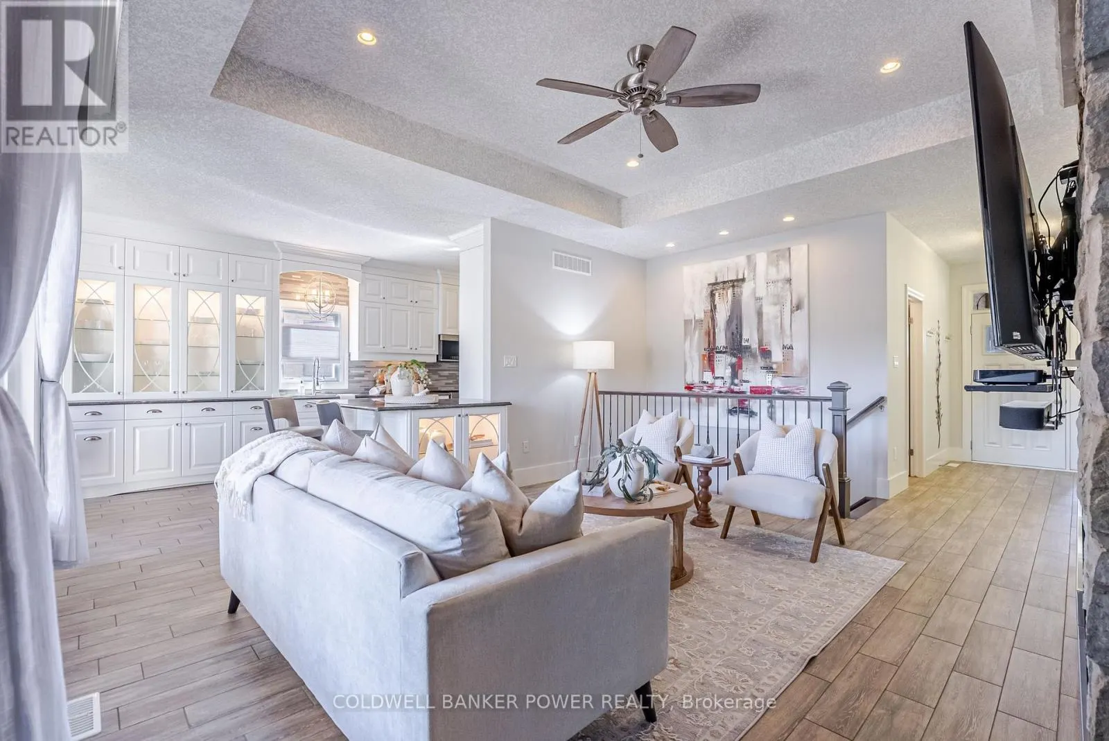 18 - 2081 WALLINGFORD AVENUE, #18