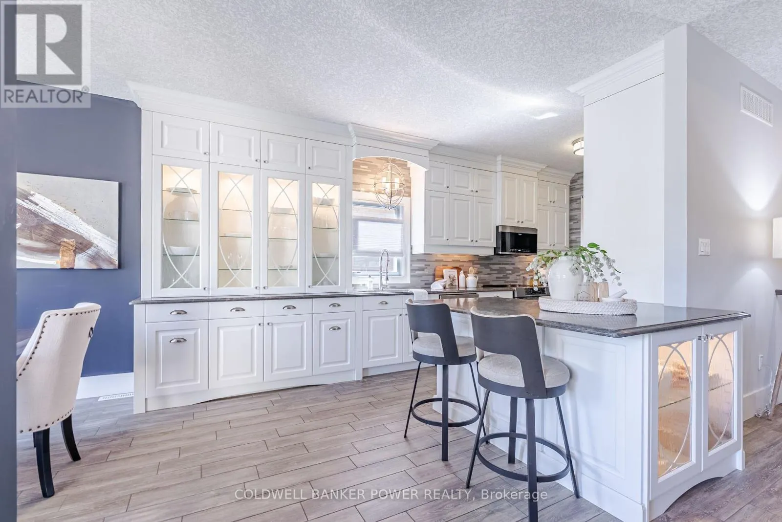 18 - 2081 WALLINGFORD AVENUE, #18