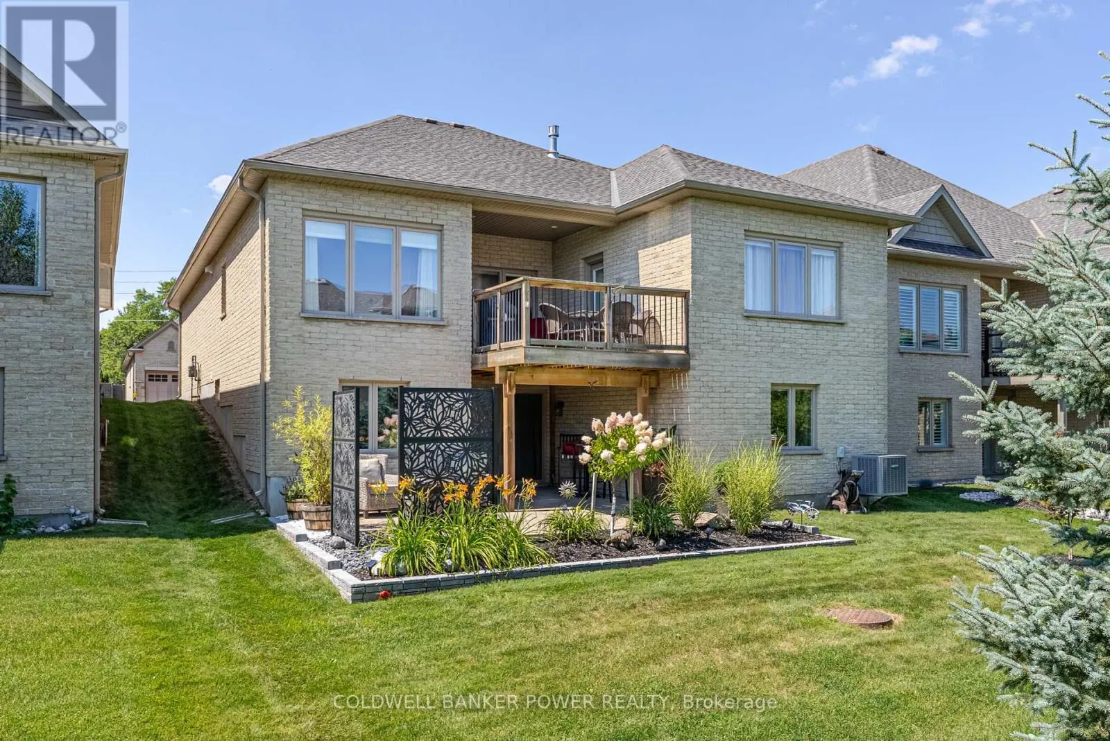 18 - 2081 WALLINGFORD AVENUE, #18