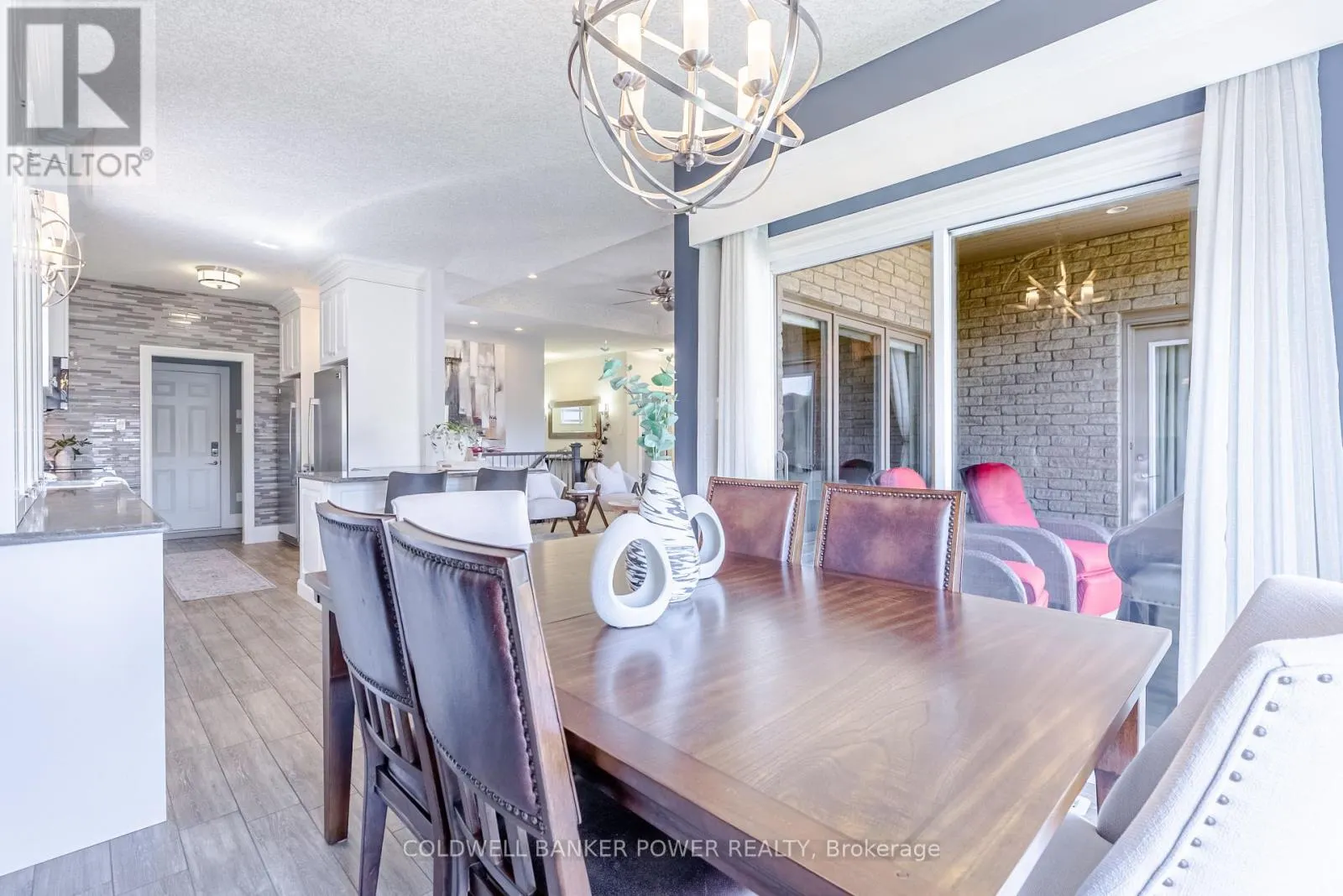 18 - 2081 WALLINGFORD AVENUE, #18