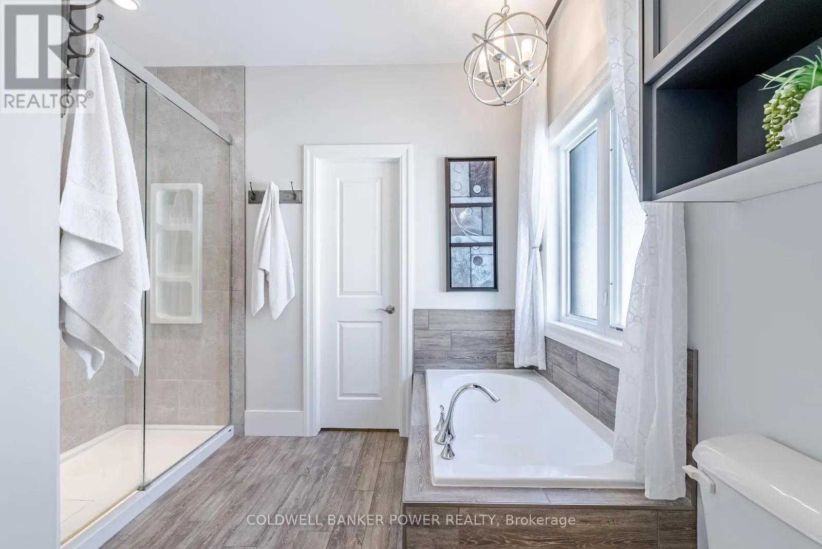 18 - 2081 WALLINGFORD AVENUE, #18