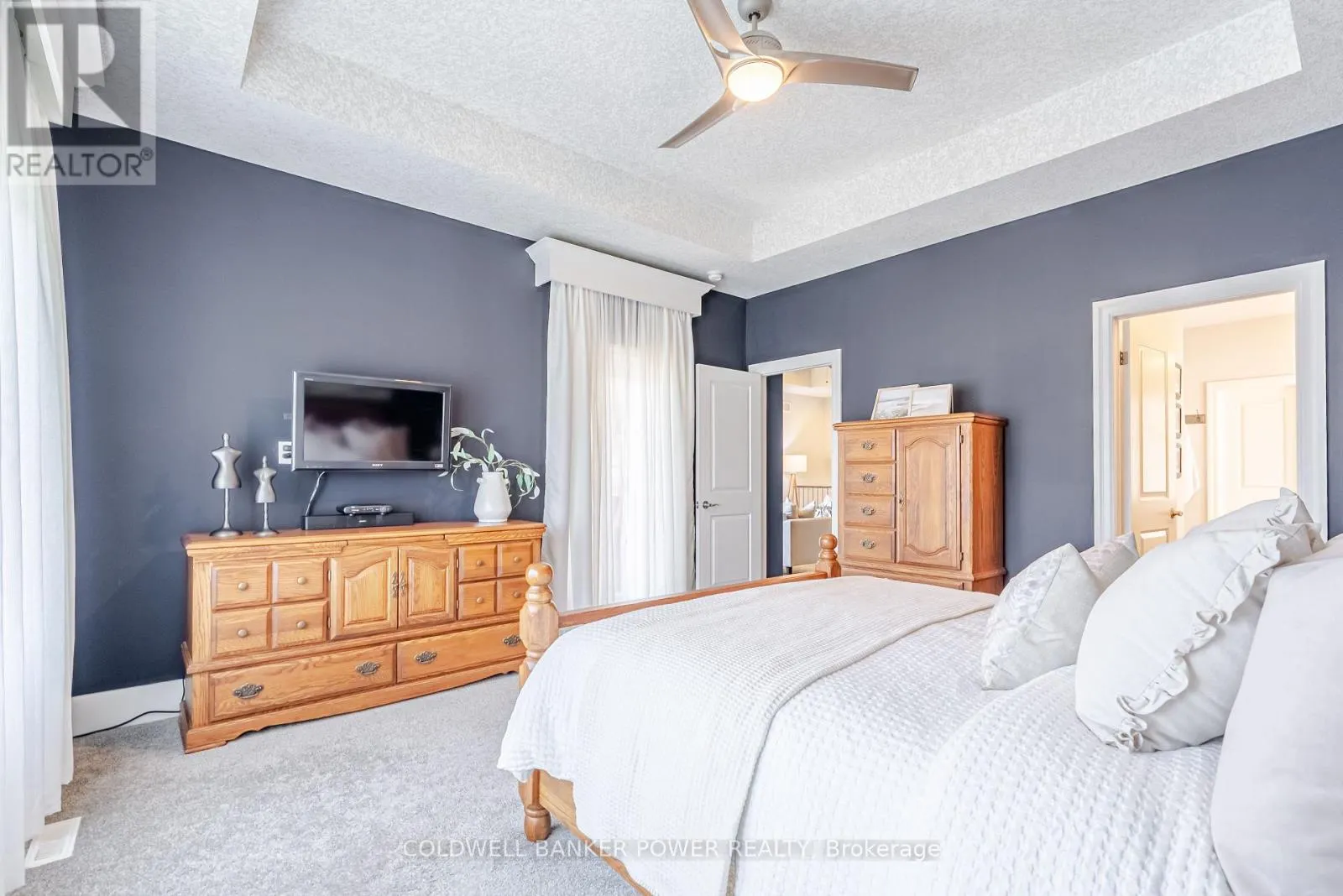 18 - 2081 WALLINGFORD AVENUE, #18