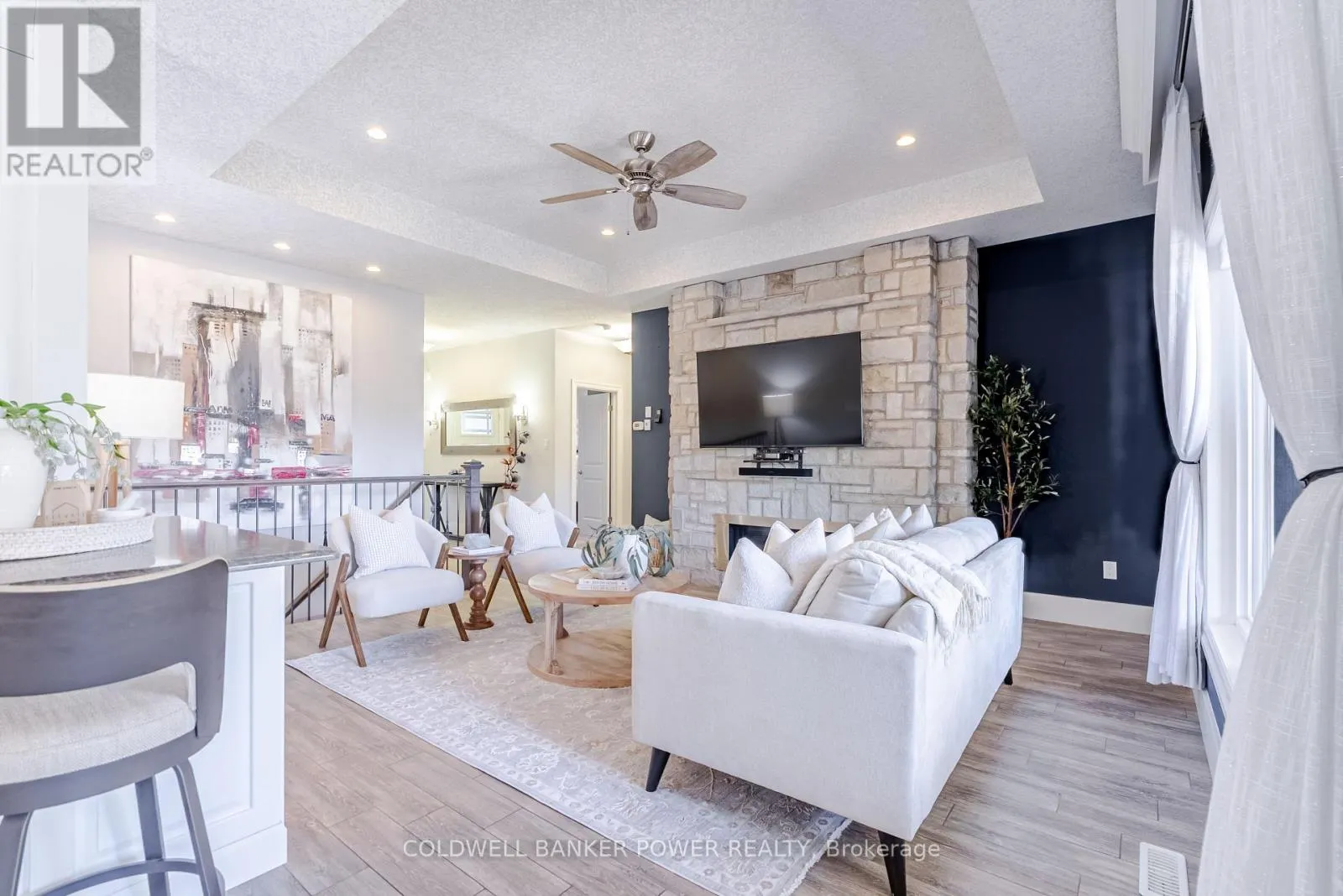 18 - 2081 WALLINGFORD AVENUE, #18