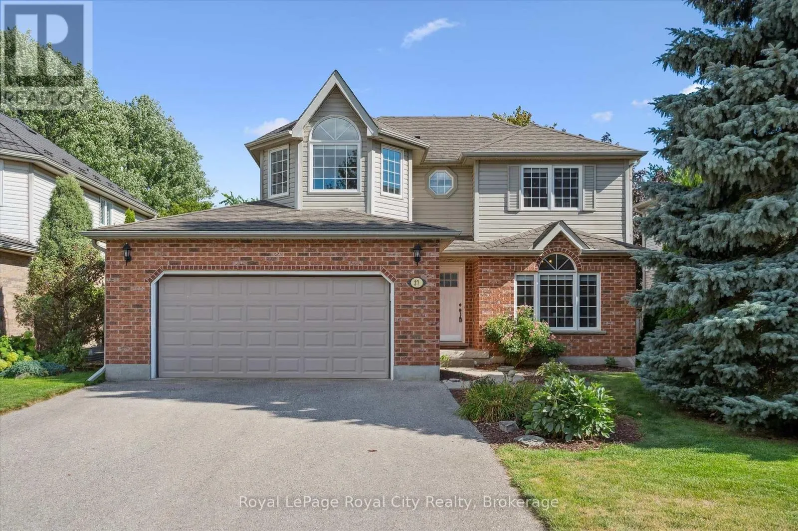 27 OAKRIDGE CRESCENT