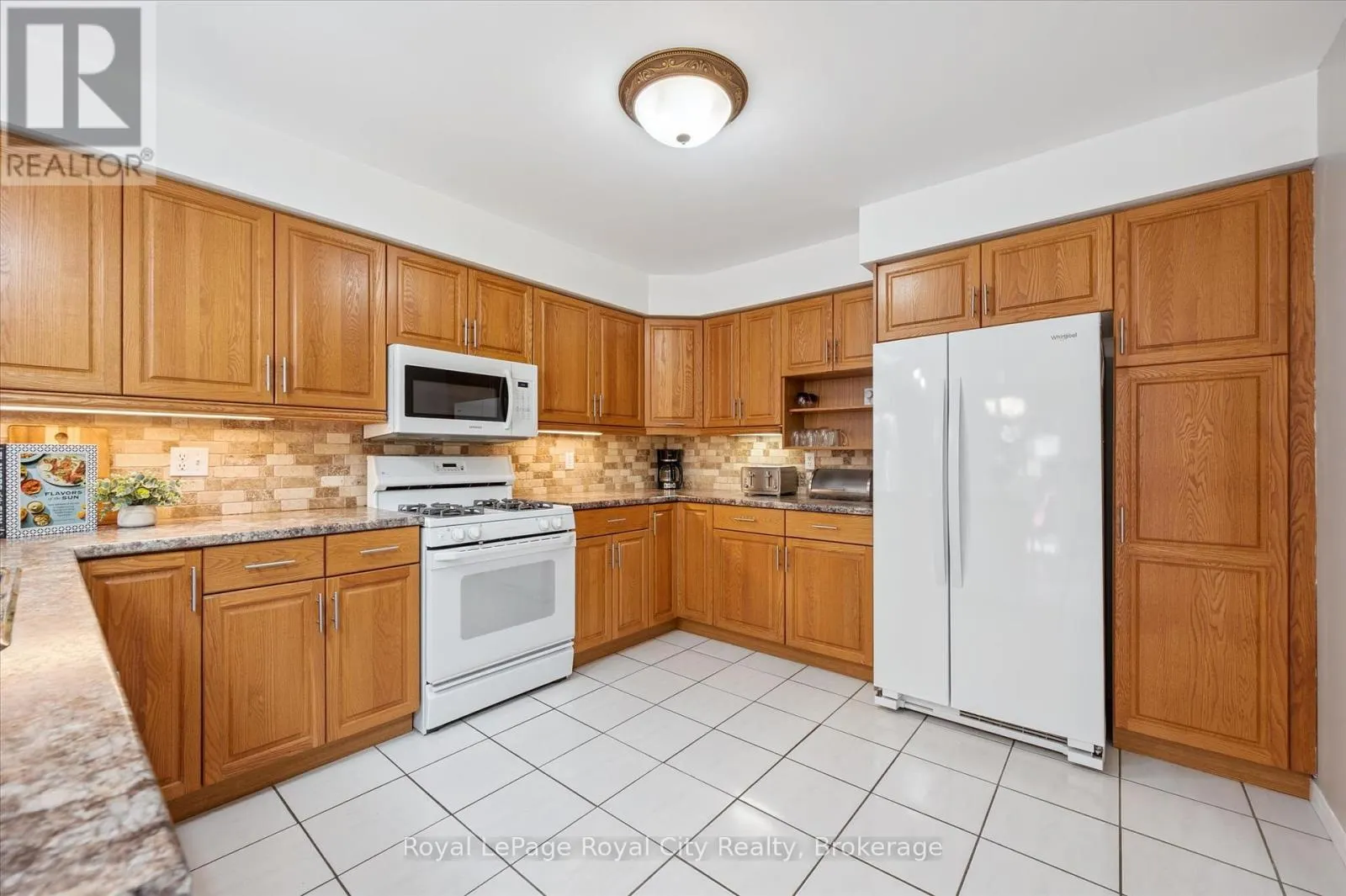27 OAKRIDGE CRESCENT