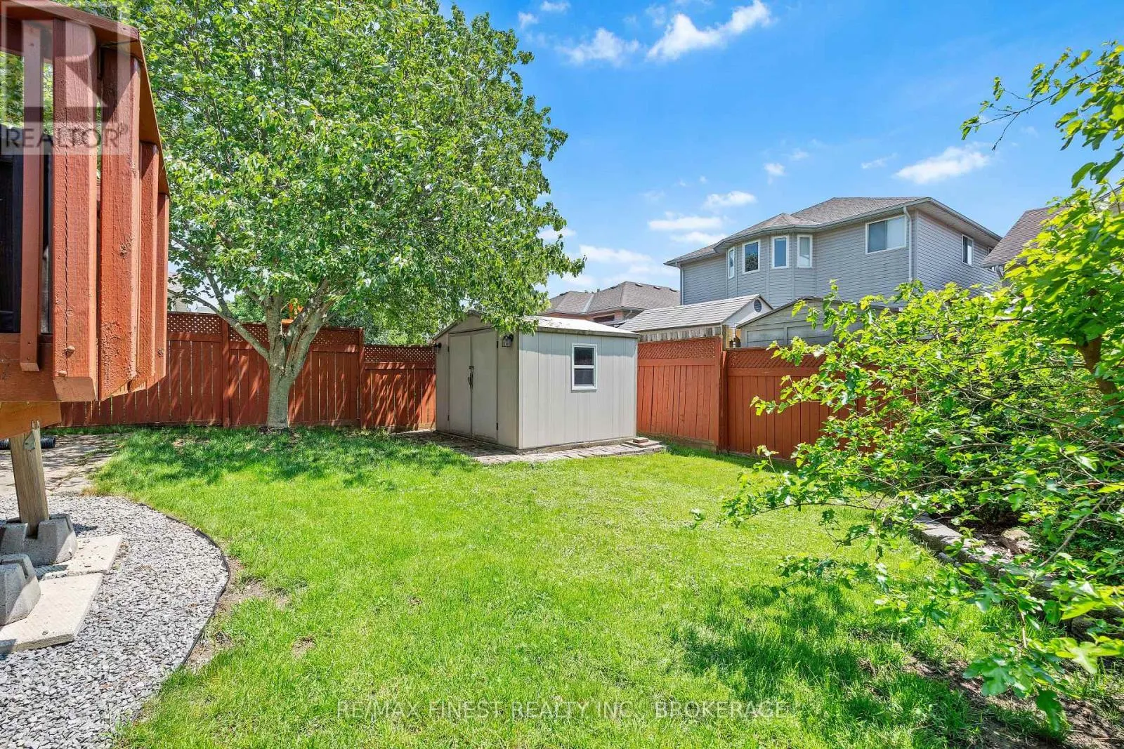 981 RAINBOW CRESCENT