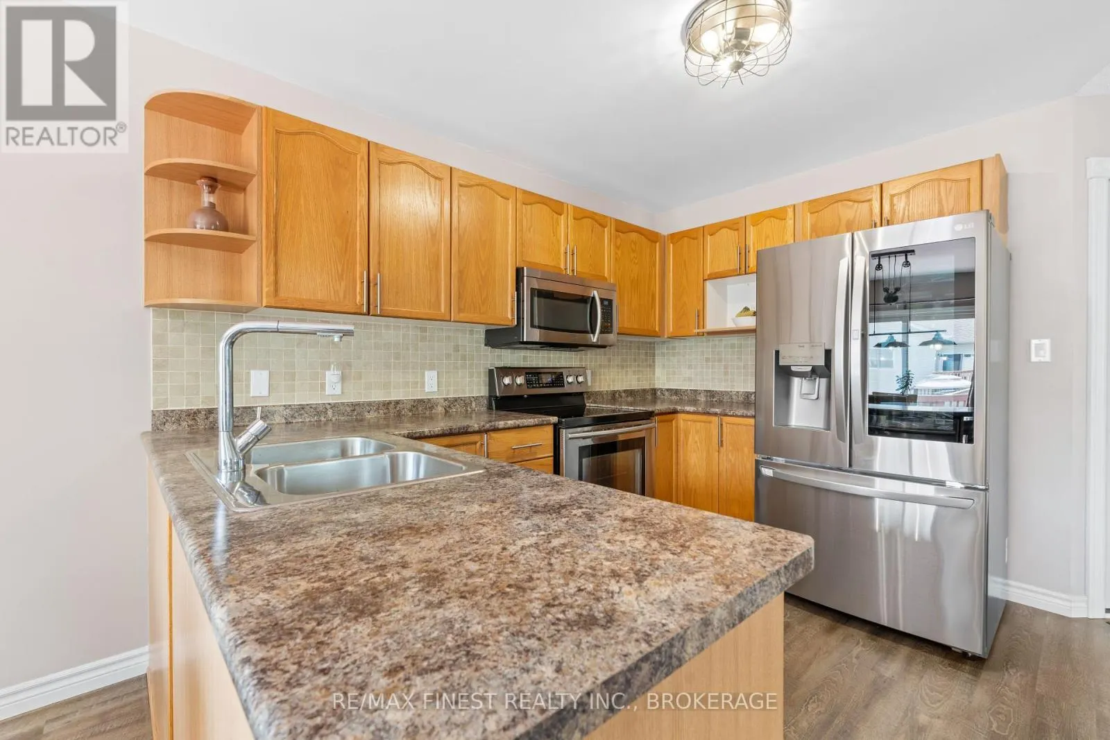 981 RAINBOW CRESCENT