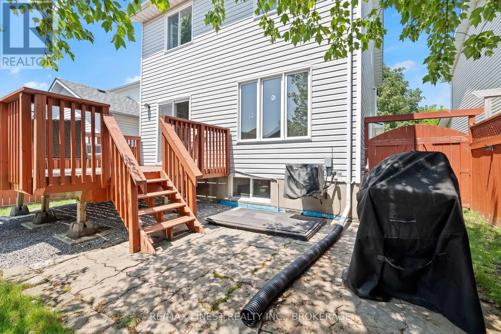 981 RAINBOW CRESCENT
