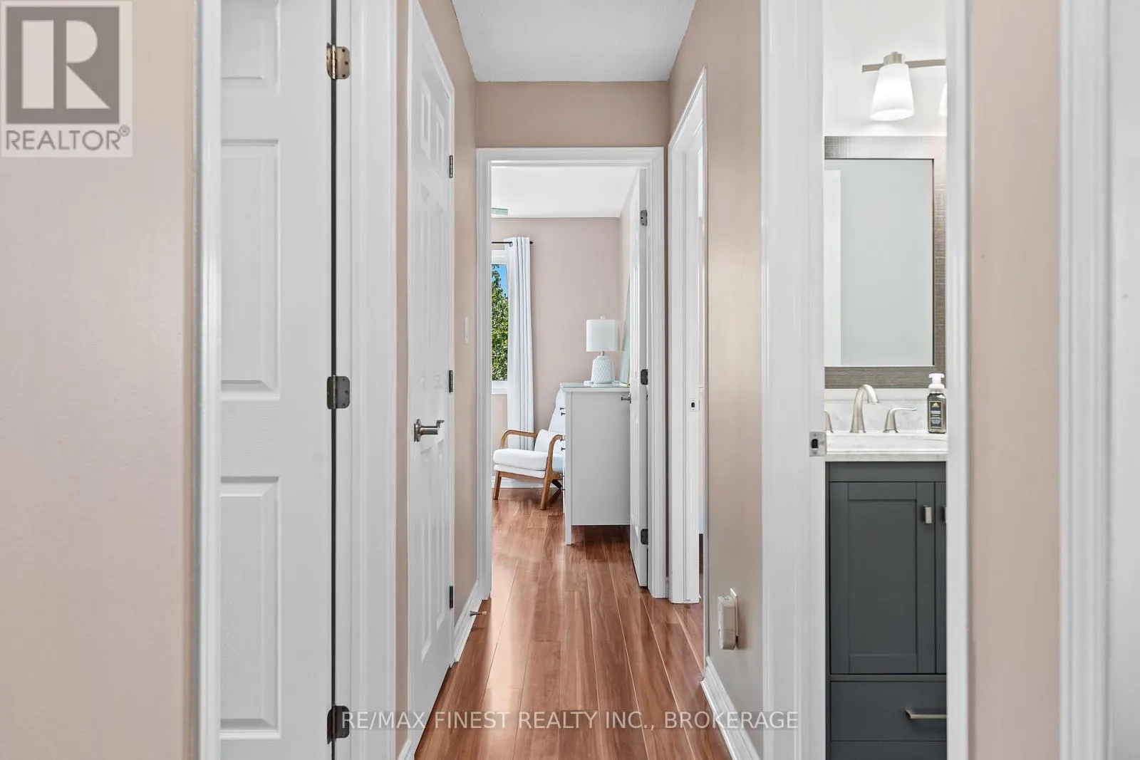 981 RAINBOW CRESCENT