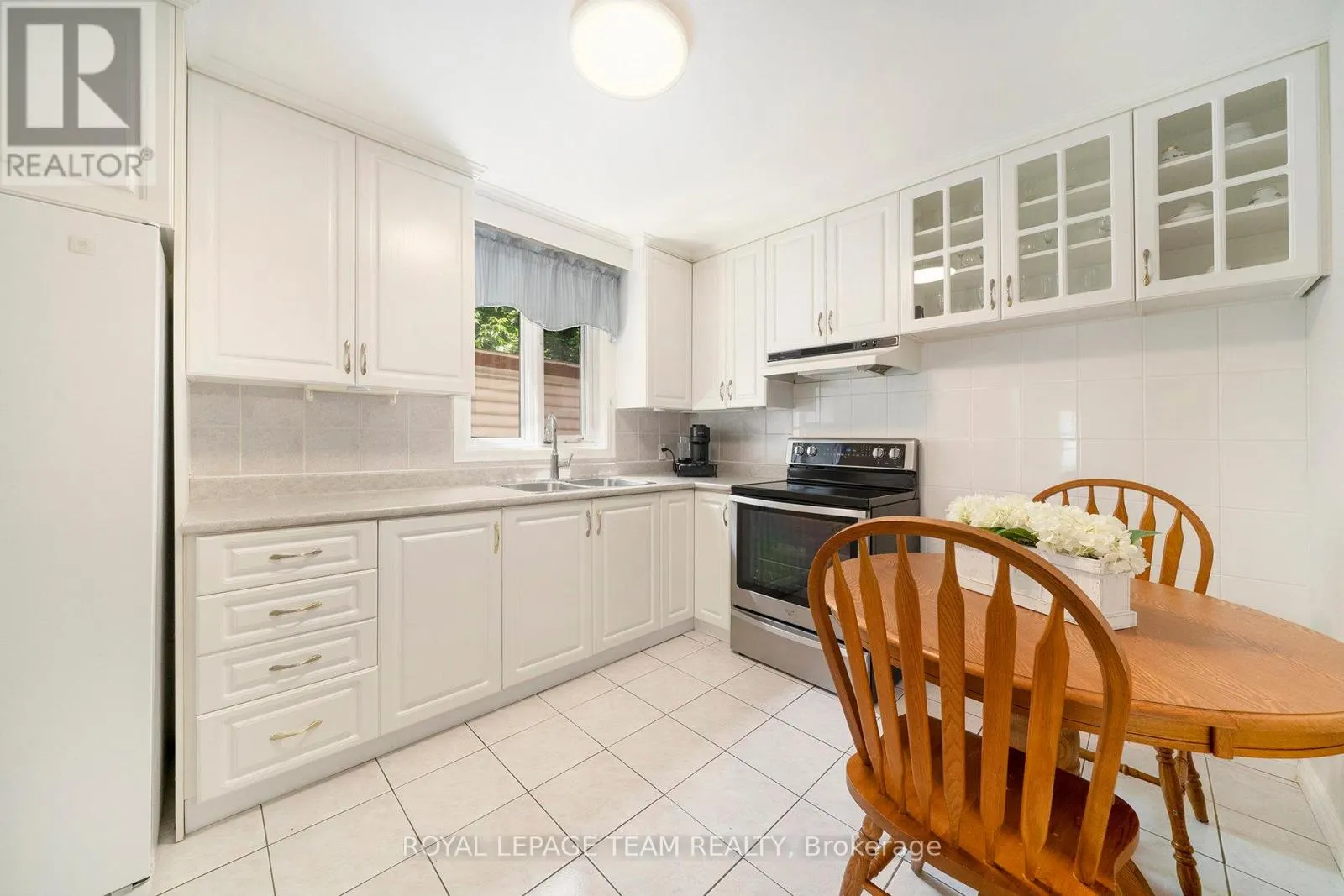 367 RAVENHILL AVENUE