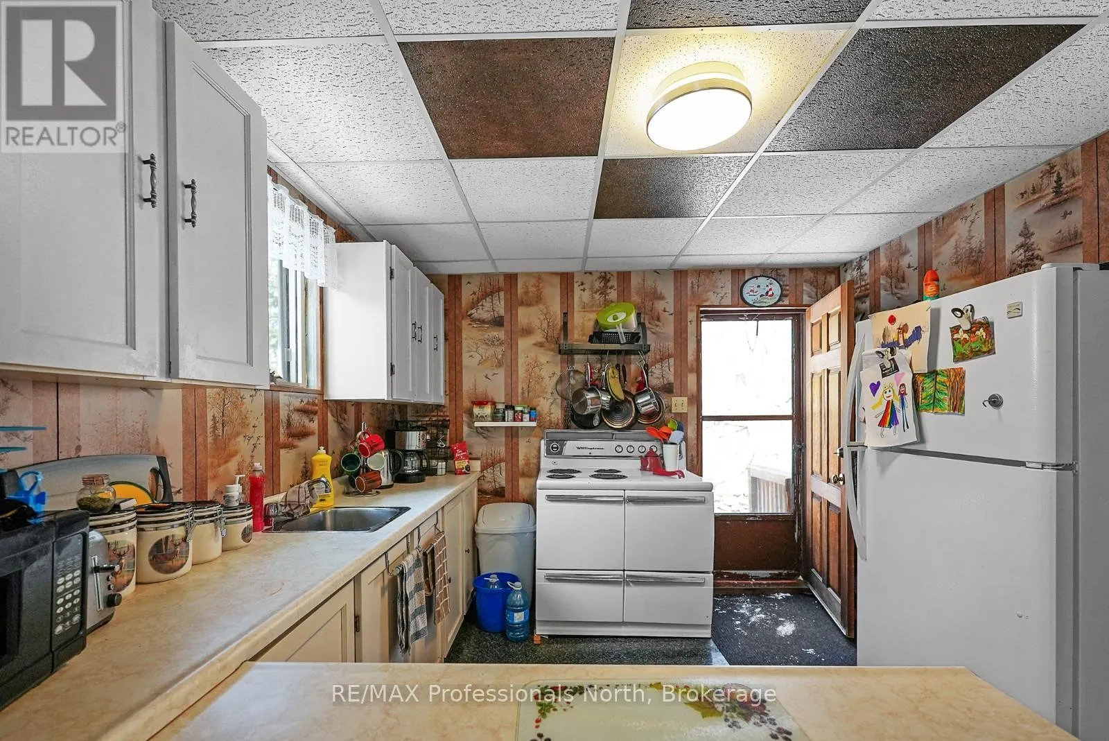 1025 MANITOU ROAD