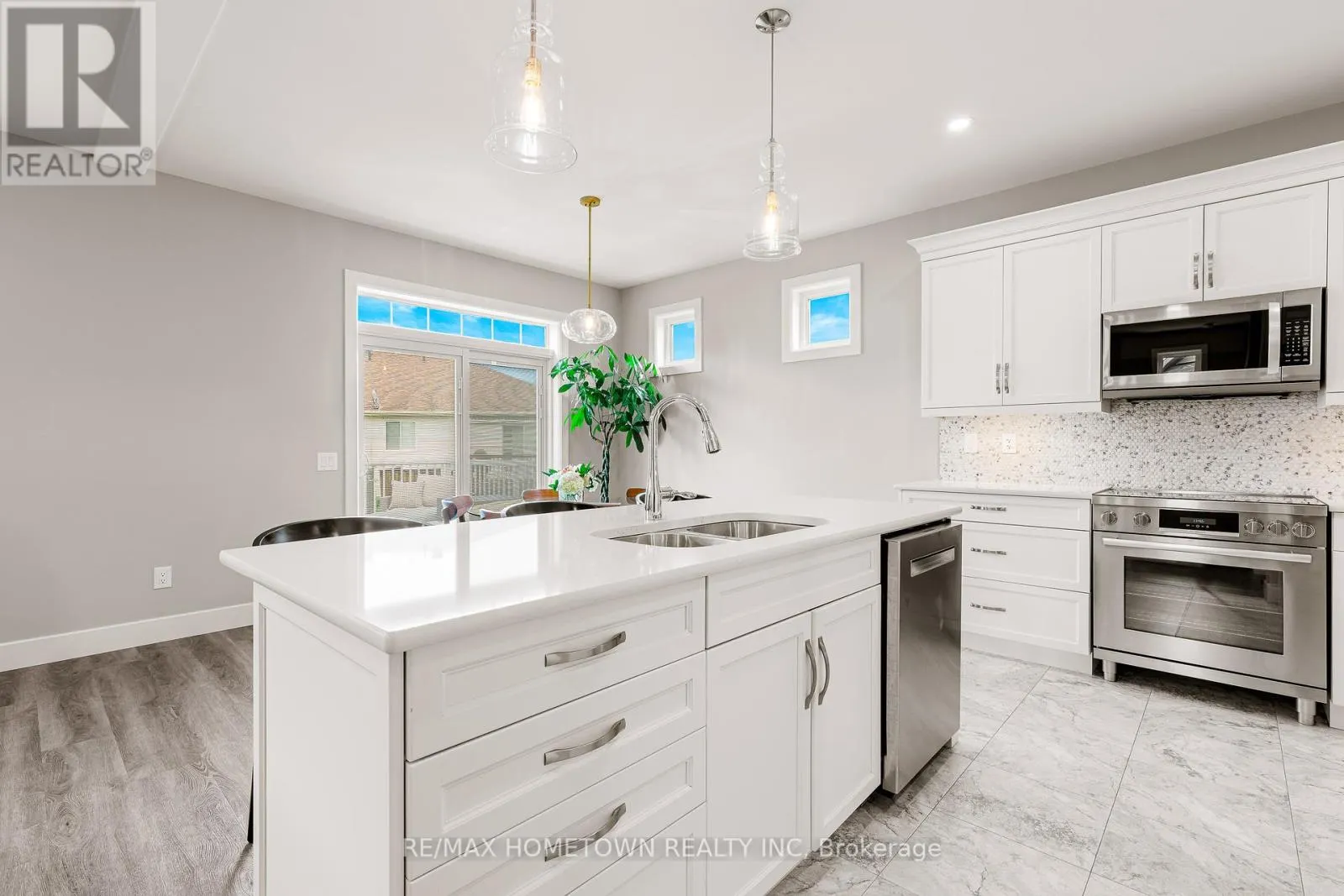 138 WILDWOOD CRESCENT