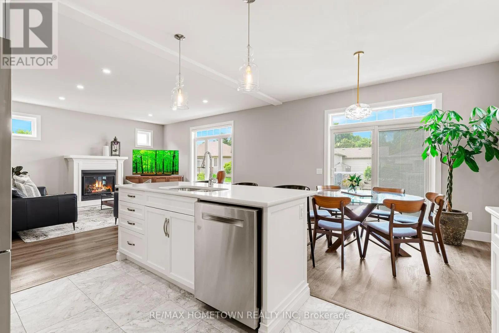 138 WILDWOOD CRESCENT