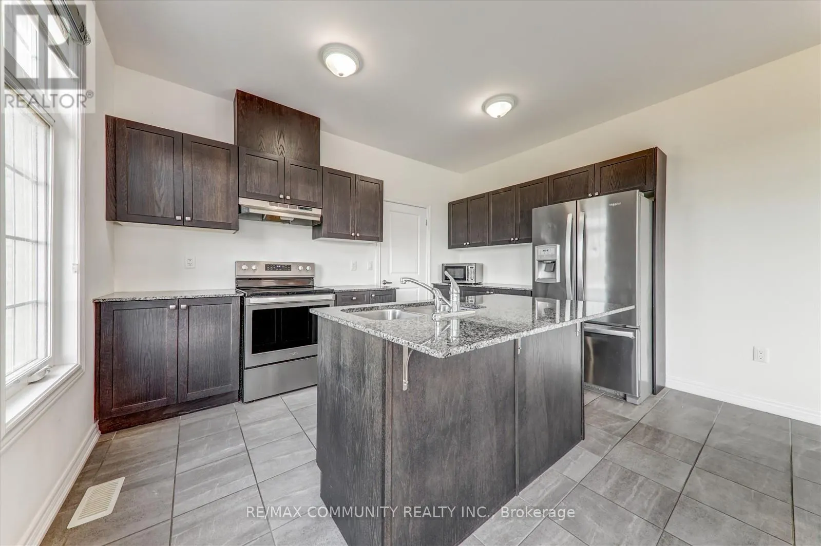39 SUMMER BREEZE DRIVE