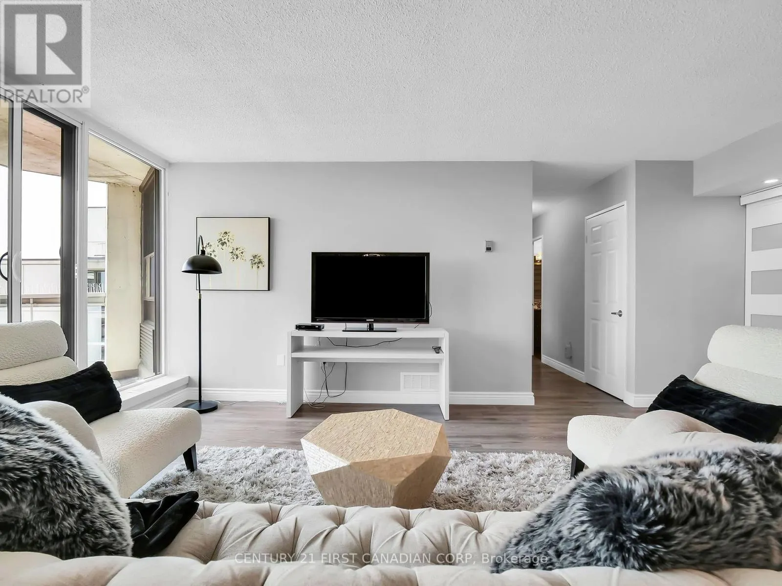 2704 - 363 COLBORNE STREET NW, #2704