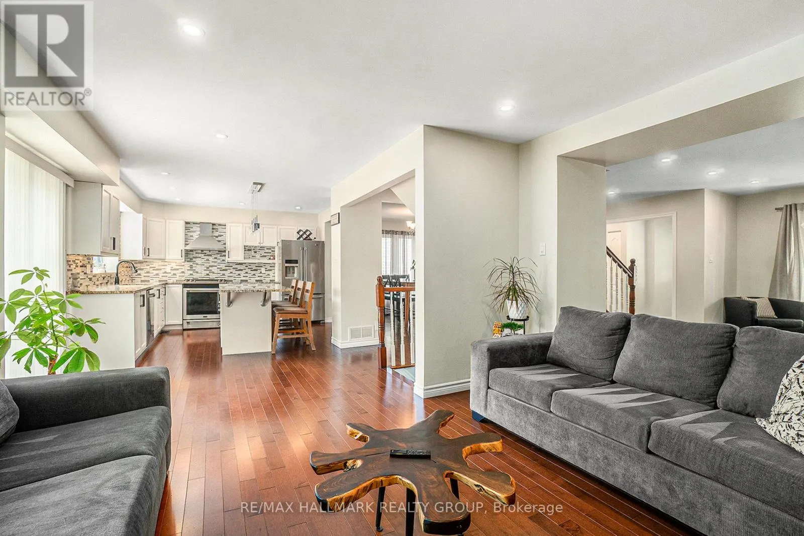 11 ELLISSON WAY