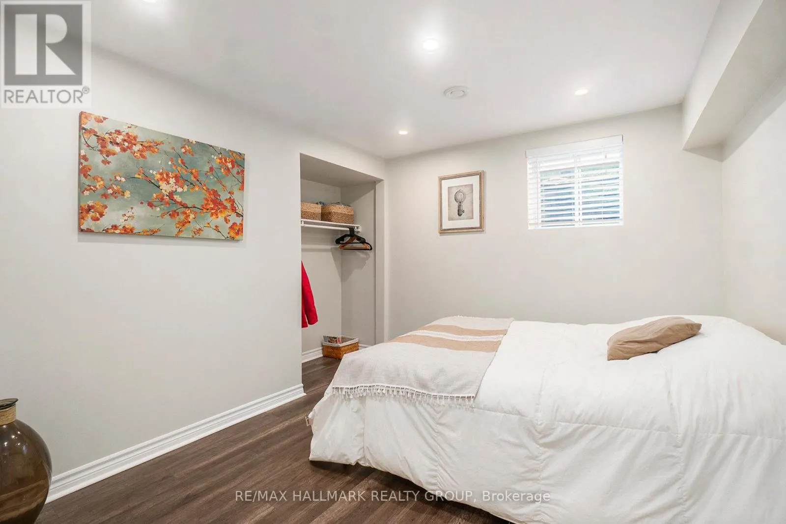 11 ELLISSON WAY