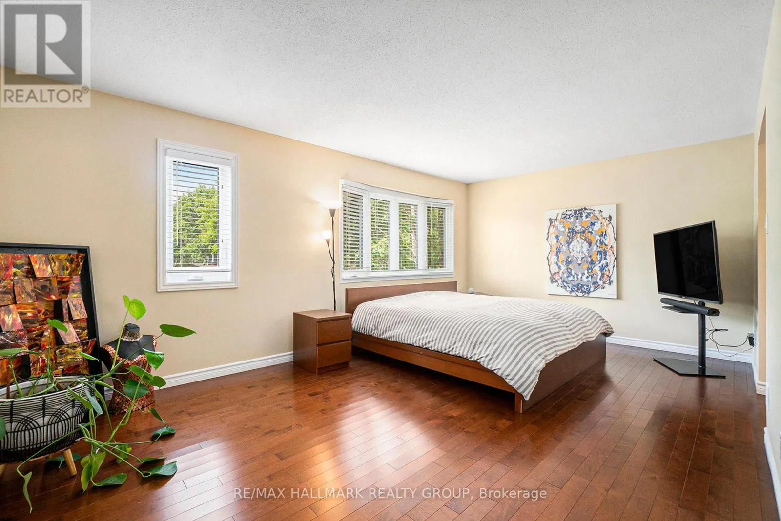 11 ELLISSON WAY