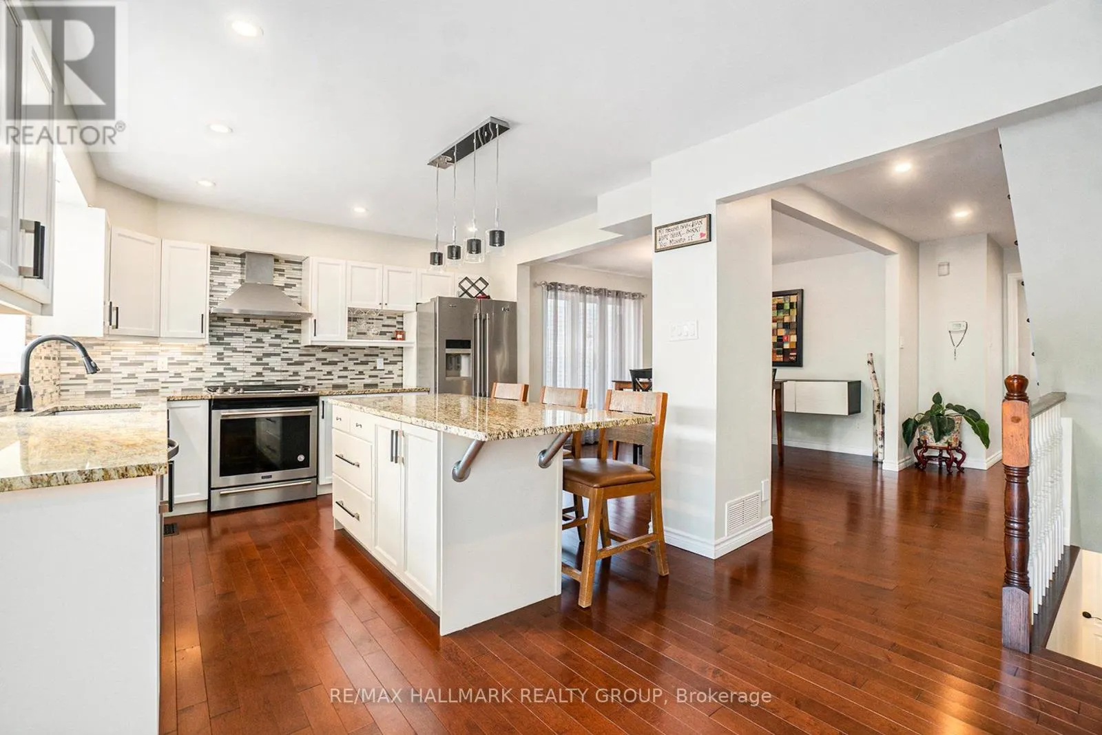 11 ELLISSON WAY
