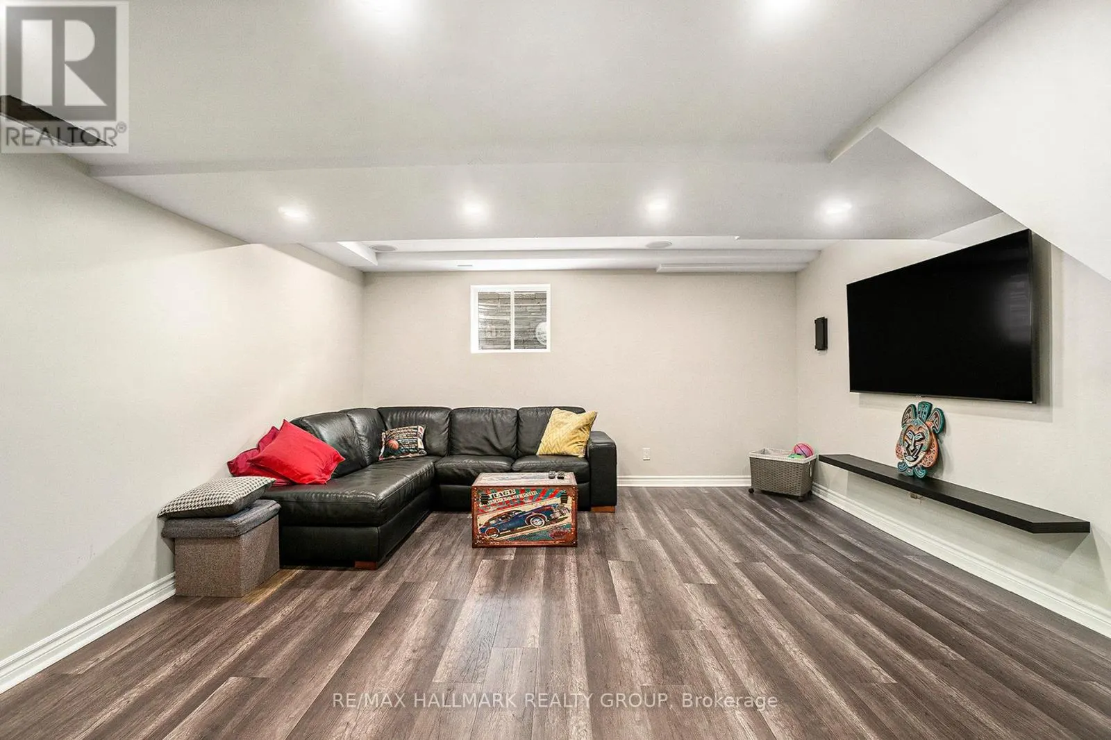 11 ELLISSON WAY