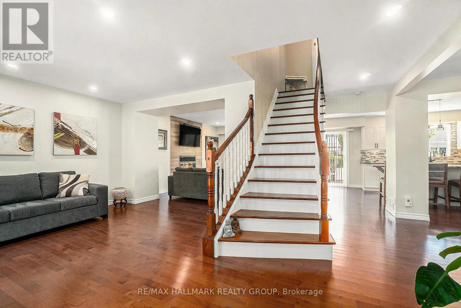 11 ELLISSON WAY