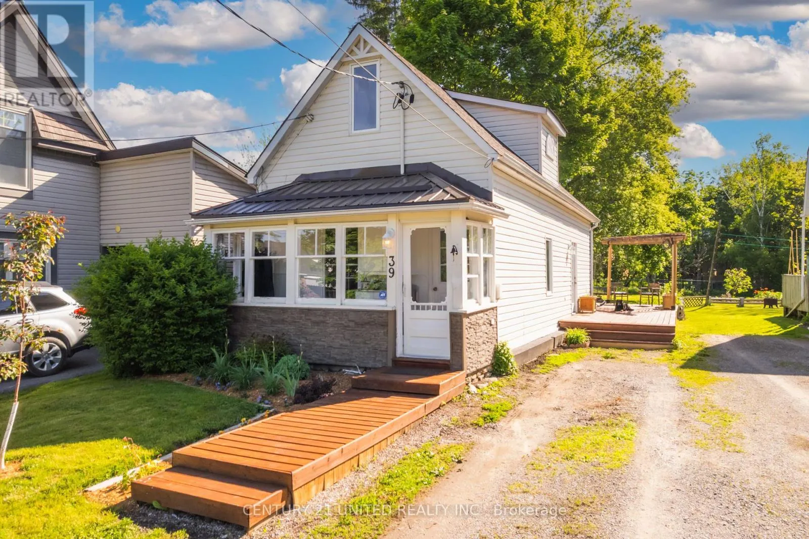 39 RAGLAN STREET S